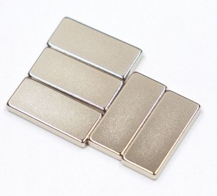 N45 80°C 최고 작업 온도 ISO 인증을 가진 네오디 자석 블록