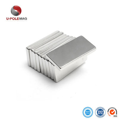 큰 정사각형 얇은 평면 슈퍼 강 네오디미움 자기 장 N52 40x20x10mm 발전기