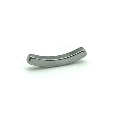 의학적 기기에 맞춤형 R18.25xr15.75x2.5mm N52 아크 네오디미엄 자석