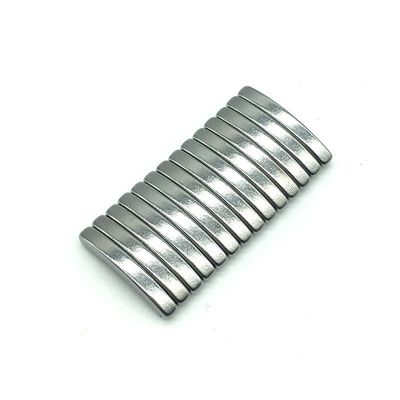 의학적 기기에 맞춤형 R18.25xr15.75x2.5mm N52 아크 네오디미엄 자석