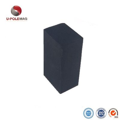 사용자 지정 고무 POT 두 개의 구멍을 가진 요구 사항에 따라 완전한 힘을 가진 네오디미엄 코팅 직사각형 자석