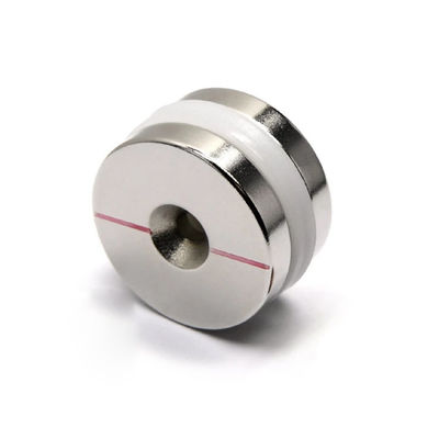 최대 작업 온도 60°C M10 Countersunk 구멍과 함께 N52 네오디미움 디스크 자석