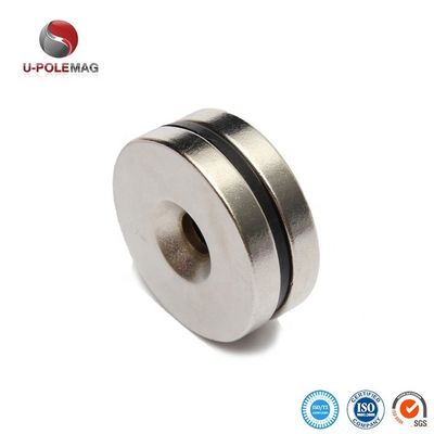 최대 작업 온도 60°C M10 Countersunk 구멍과 함께 N52 네오디미움 디스크 자석
