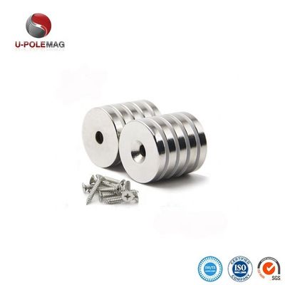 최대 작업 온도 60°C M10 Countersunk 구멍과 함께 N52 네오디미움 디스크 자석