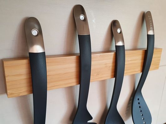 오크 목재 자기 칼 들고 벽 장착 공간 절약 부엌 액세서리 680-995g