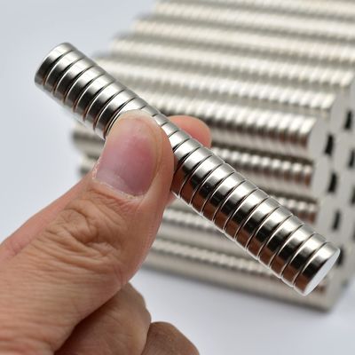 핑크 코팅과 ISO9001 2004 인증과 함께 N45 둥근 네오디미엄 자석