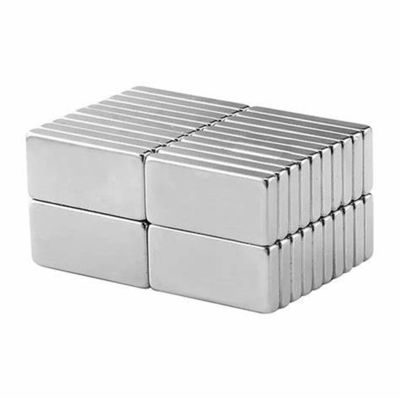 최대 작동 온도 80°C N52 니아늄 코팅이 있는 네오디미엄 자석 50 x 25 x 15 mm