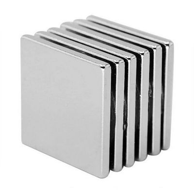 최대 작동 온도 80°C N52 니아늄 코팅이 있는 네오디미엄 자석 50 x 25 x 15 mm