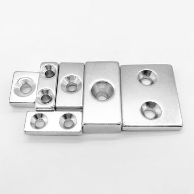 10000 가우스 N52SH 강 블록 자석 2 Countersunk 구멍 네오디미움 NdFeB 물질