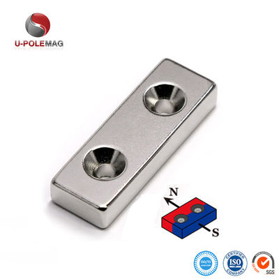10000 가우스 N52SH 강 블록 자석 2 Countersunk 구멍 네오디미움 NdFeB 물질