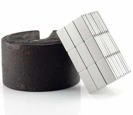 온도 초전도 매그레브 열차의 레비테이션 및 안내를 위한 네오디미엄 자석